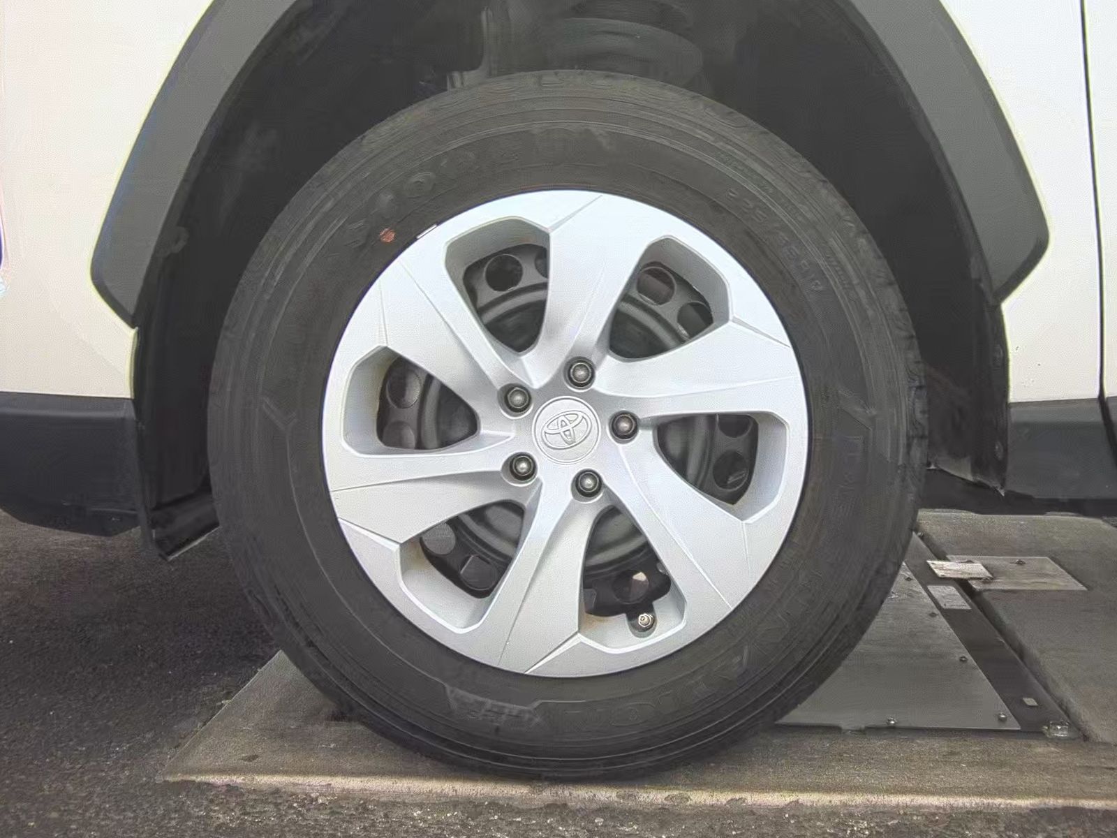 2024 Toyota RAV4 LE AWD