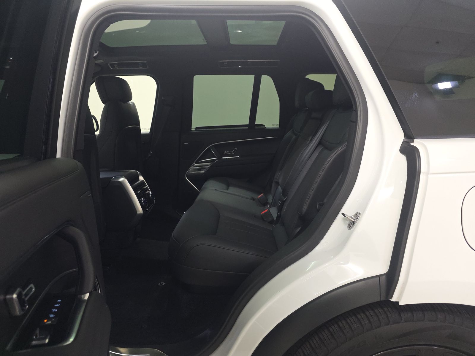 2025 Land Rover Range Rover Plug-In Hybrid SE AWD