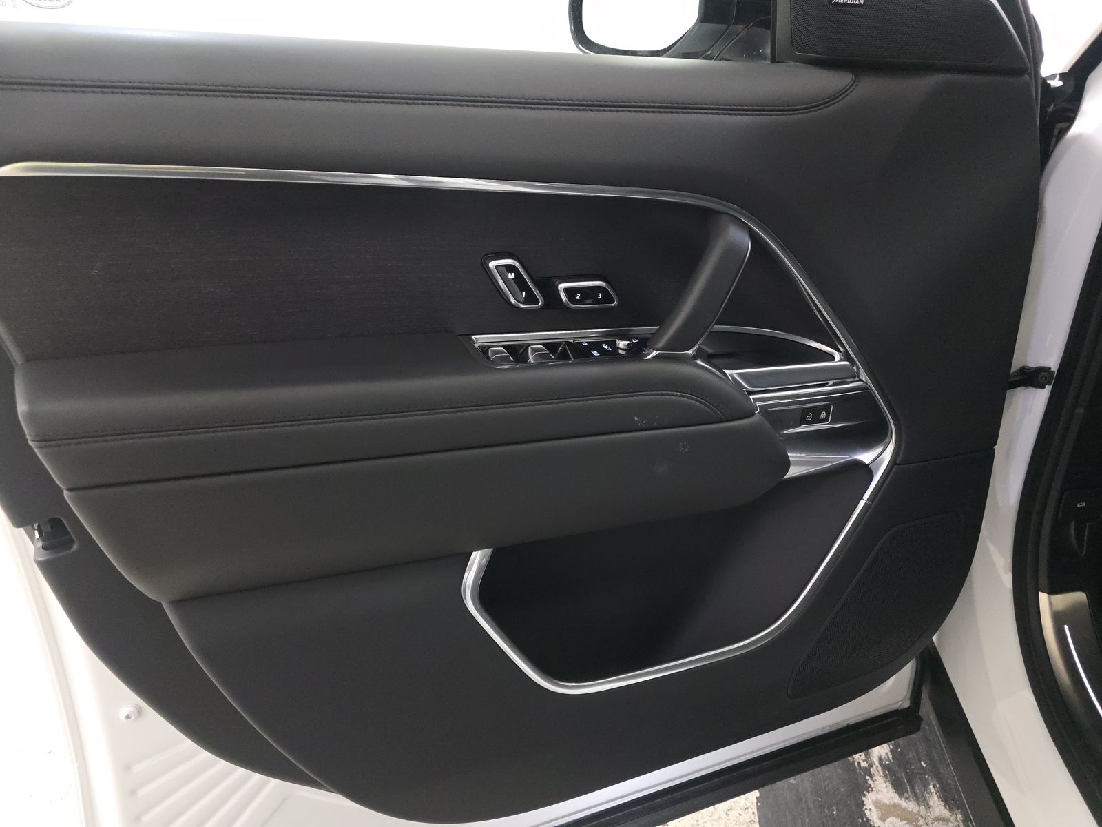 2025 Land Rover Range Rover Plug-In Hybrid SE AWD