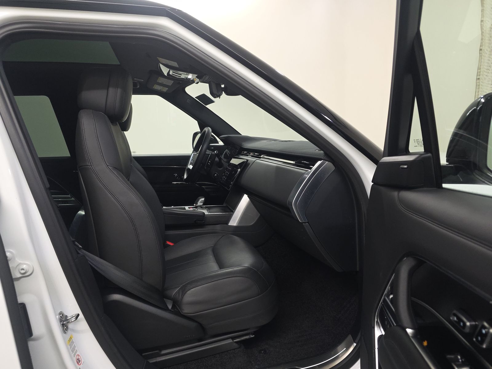 2025 Land Rover Range Rover Plug-In Hybrid SE AWD