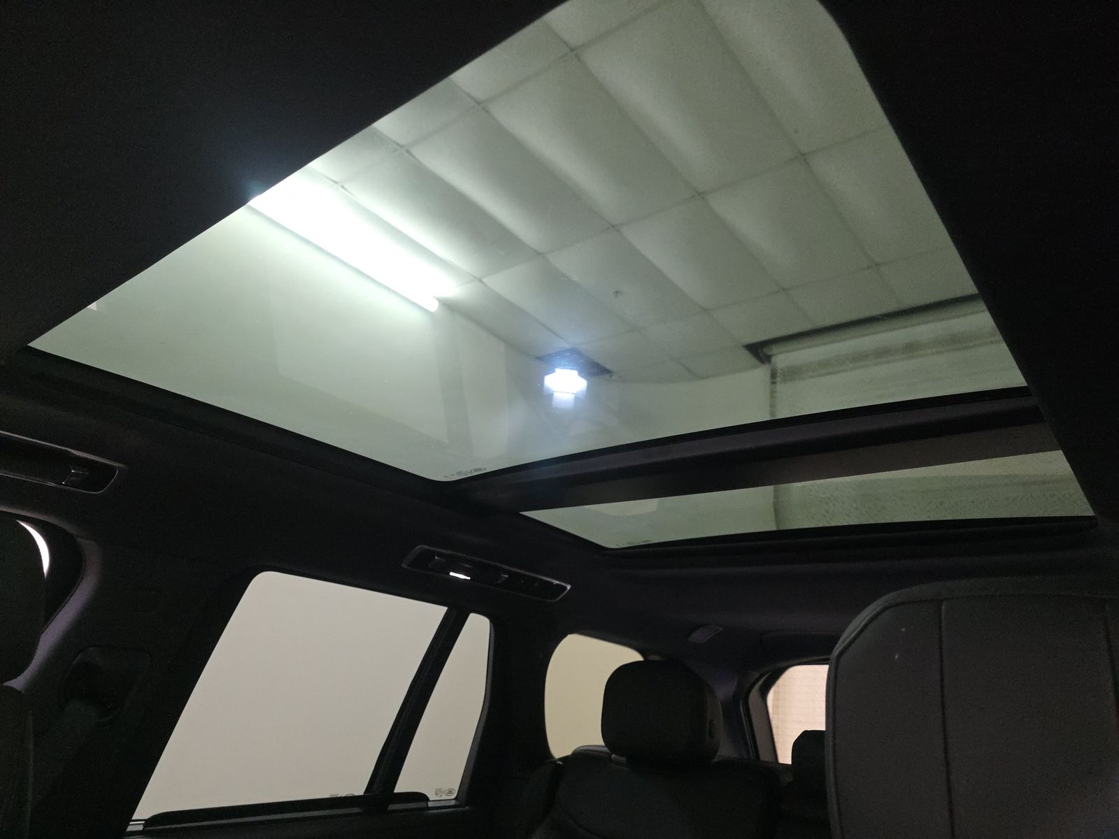 2025 Land Rover Range Rover Plug-In Hybrid SE AWD