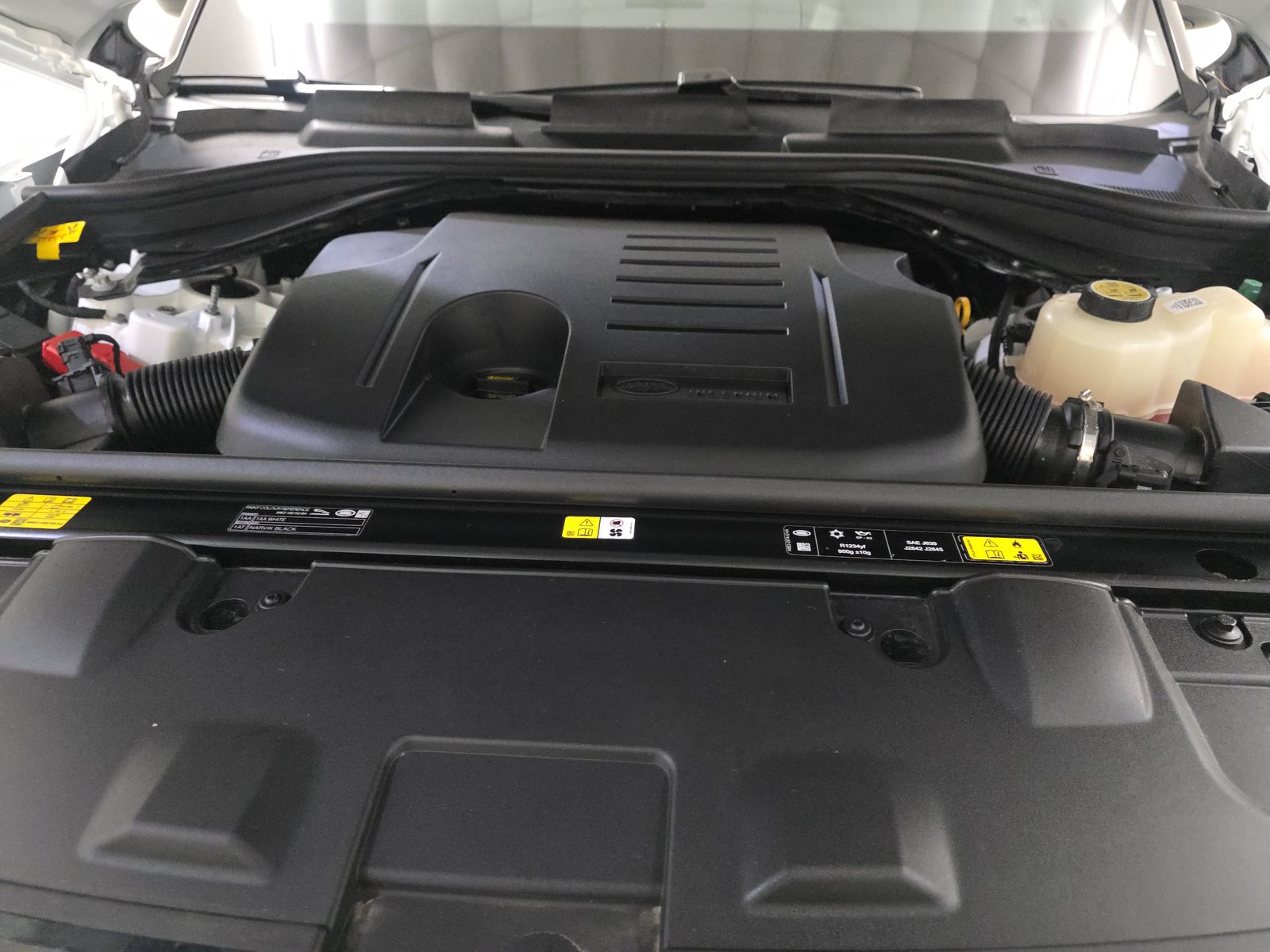 2025 Land Rover Range Rover Plug-In Hybrid SE AWD