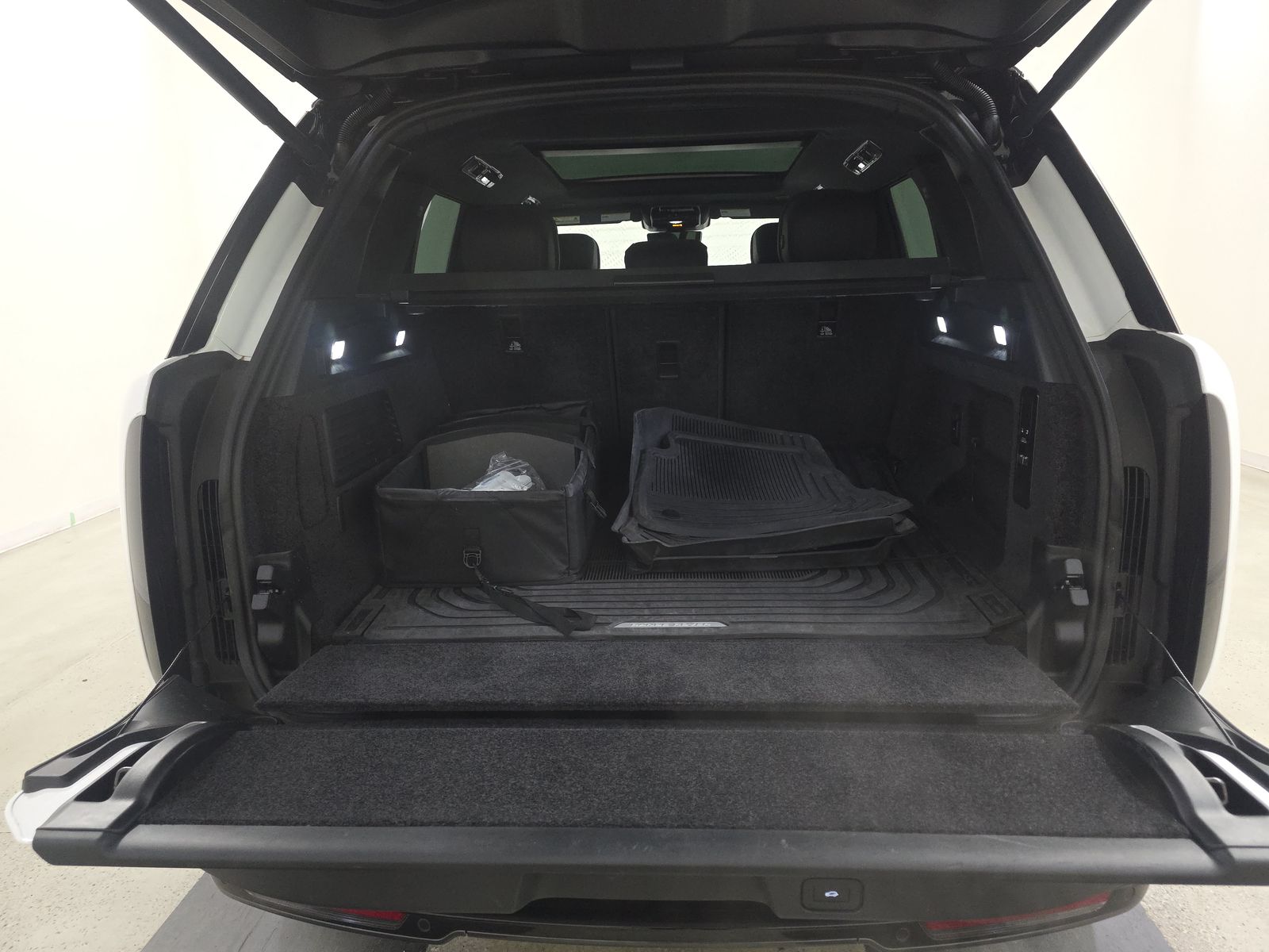 2025 Land Rover Range Rover Plug-In Hybrid SE AWD