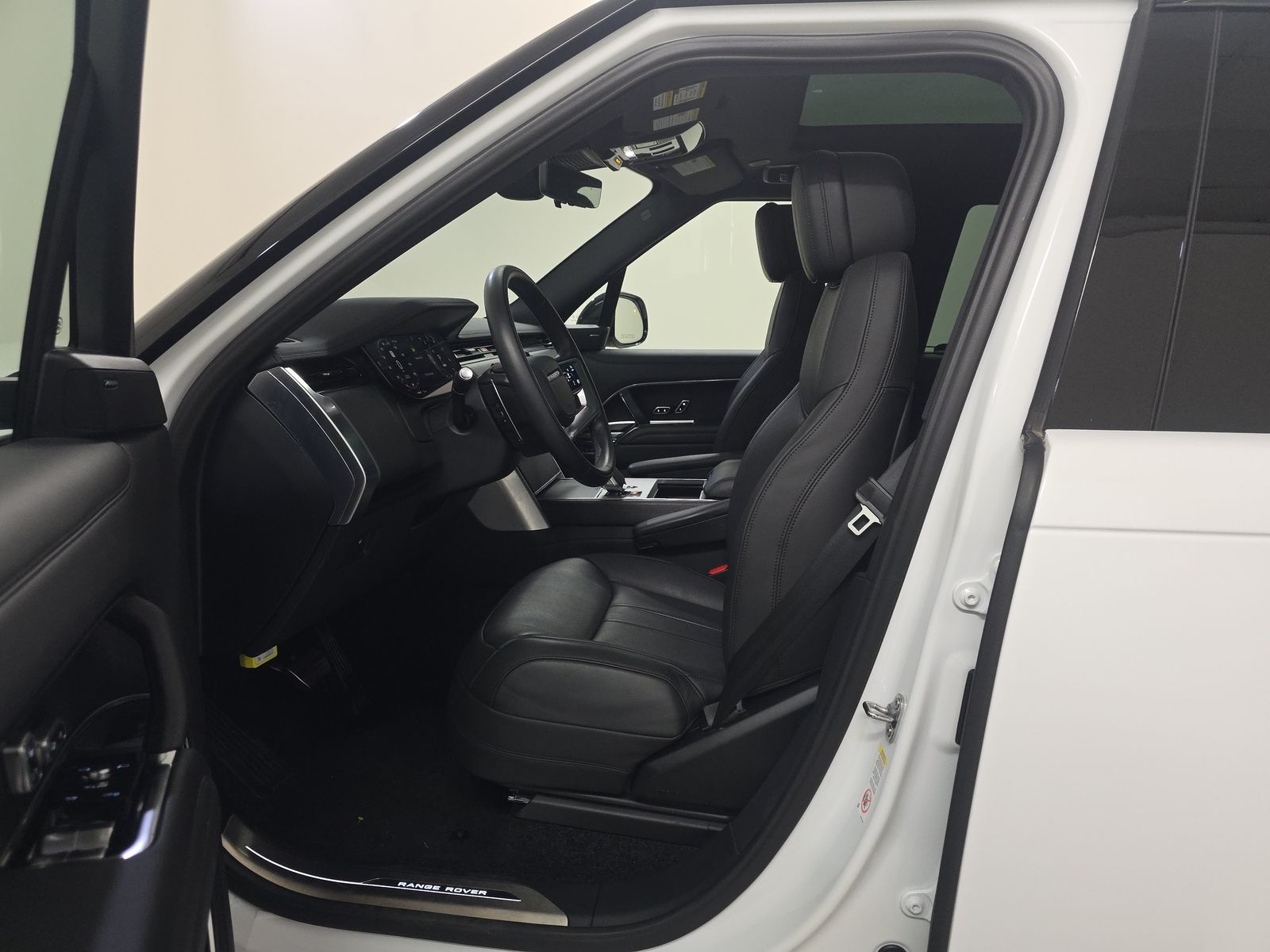 2025 Land Rover Range Rover Plug-In Hybrid SE AWD