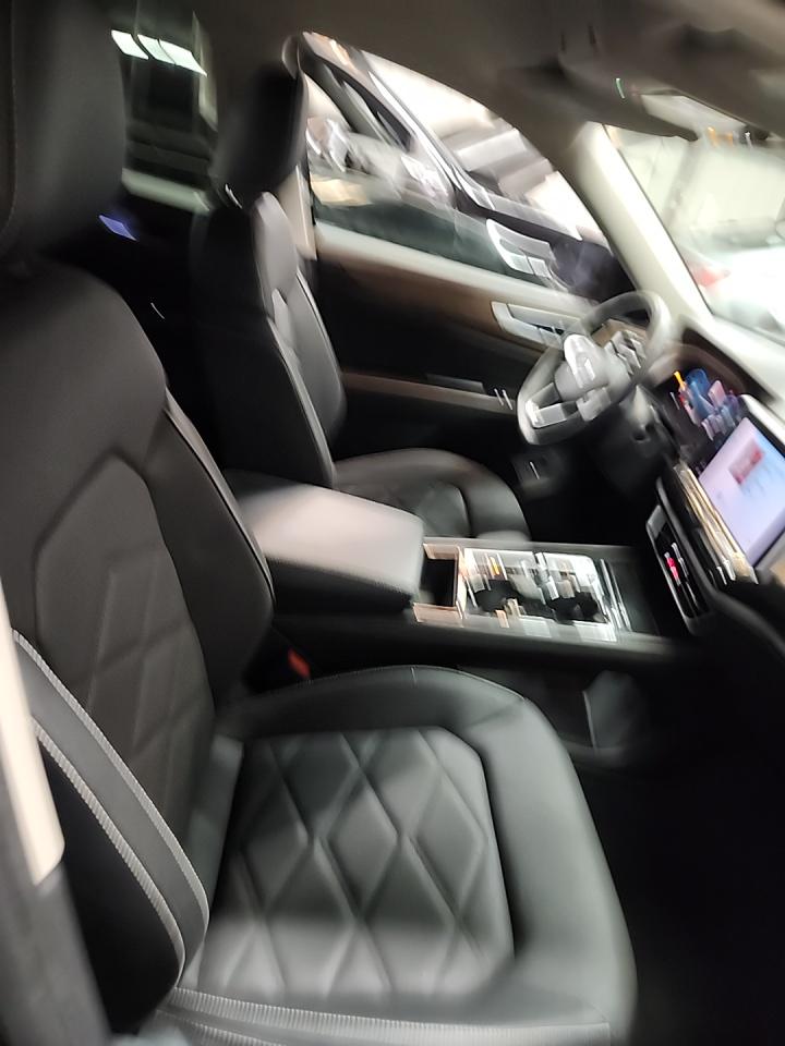 2024 Volkswagen Atlas 2.0T SE AWD