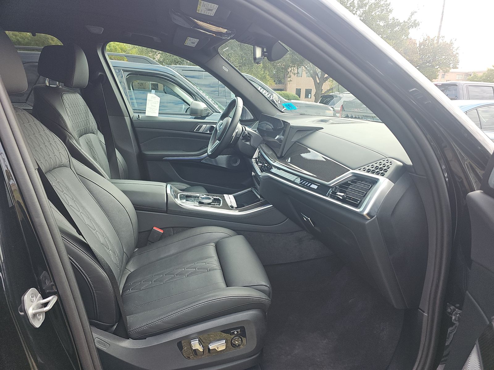 2025 BMW X5 M60i xDrive AWD