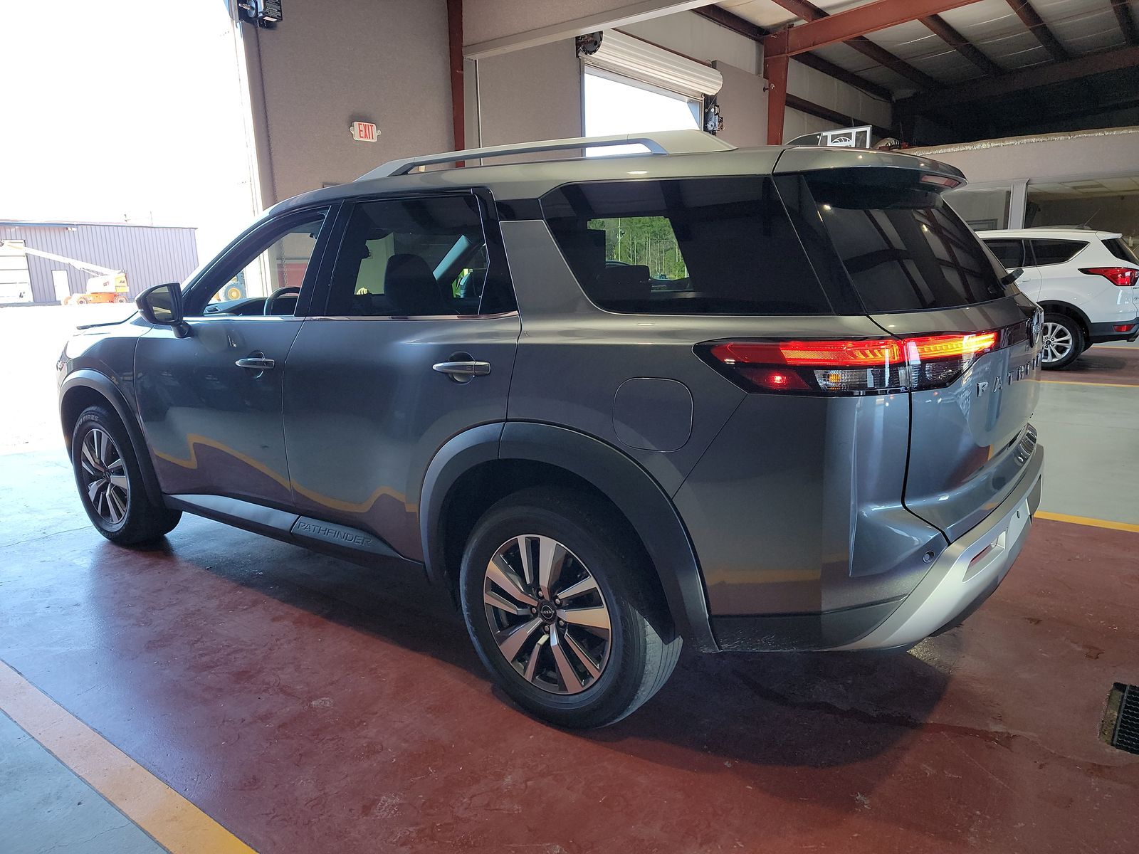 2022 Nissan Pathfinder SL AWD