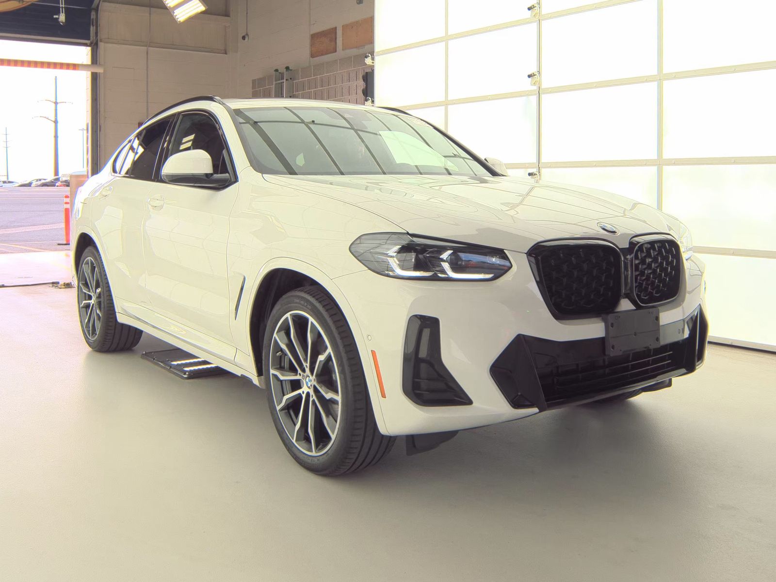 2023 BMW X4 xDrive30i AWD