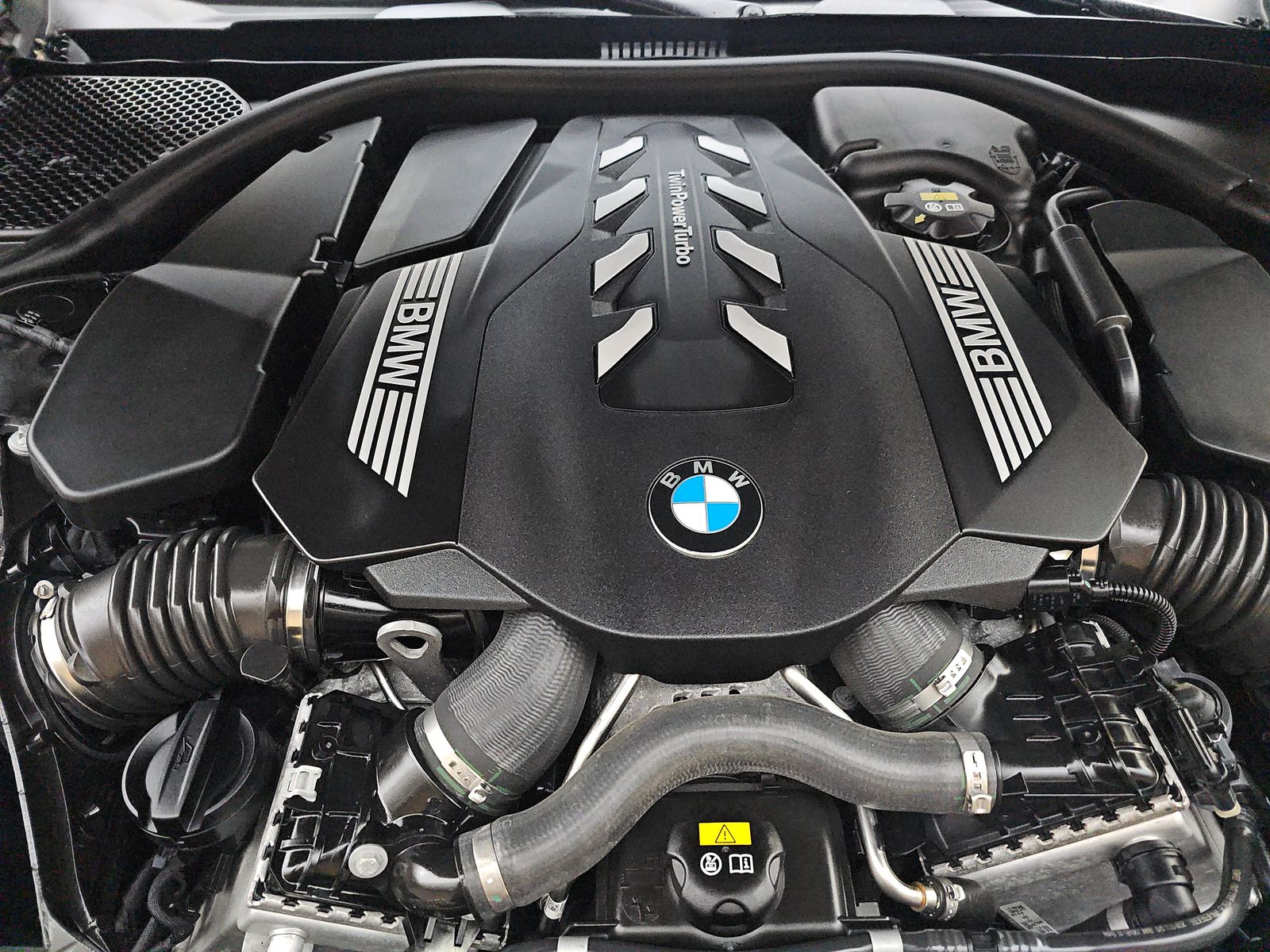 2022 BMW 7 Series 750i xDrive AWD