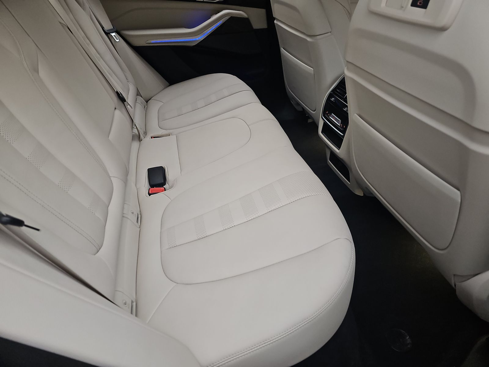 2022 BMW X5 M50i AWD