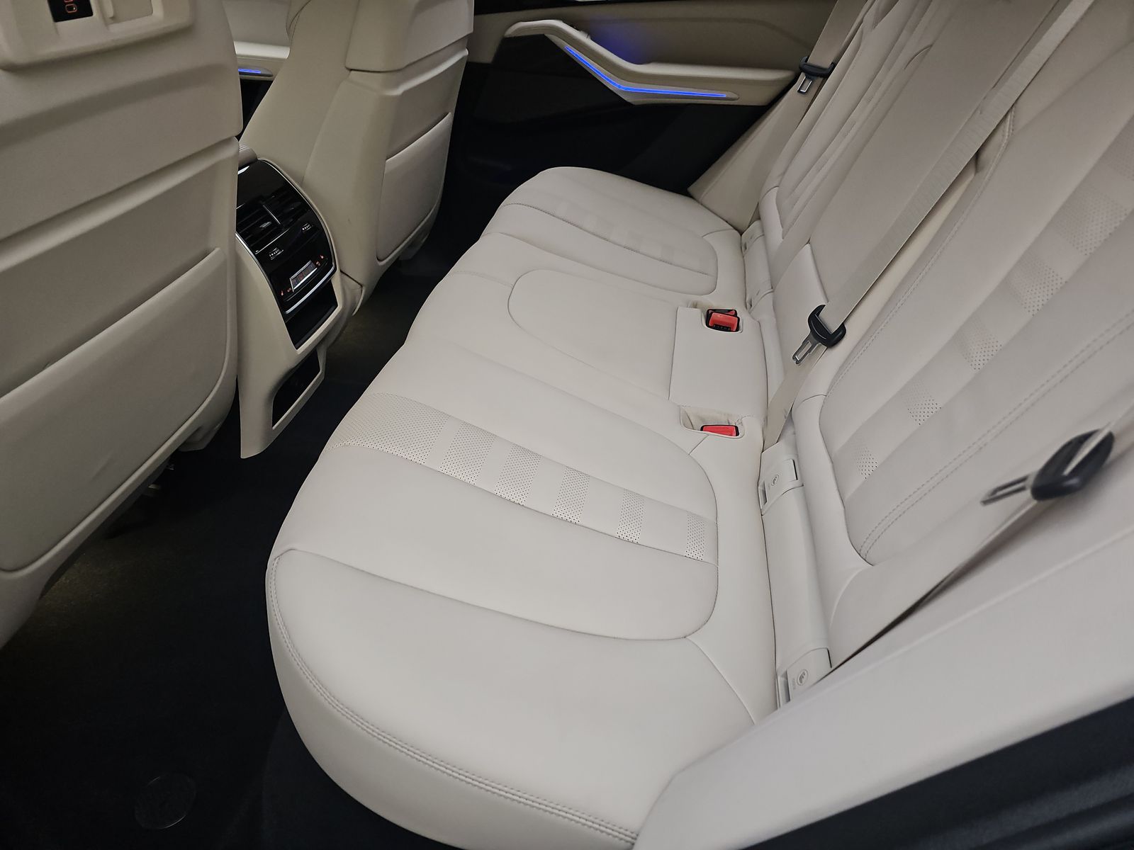 2022 BMW X5 M50i AWD