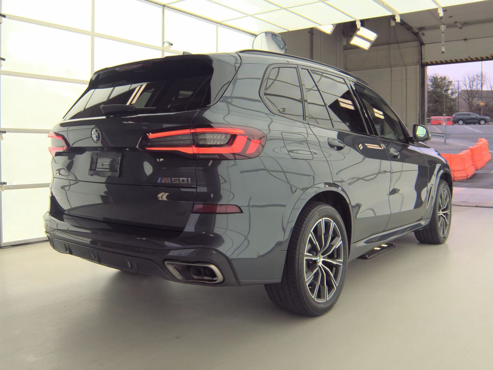 2022 BMW X5 M50i AWD