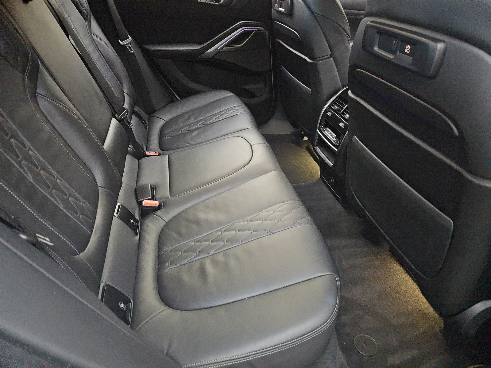 2023 BMW X6 xDrive40i AWD