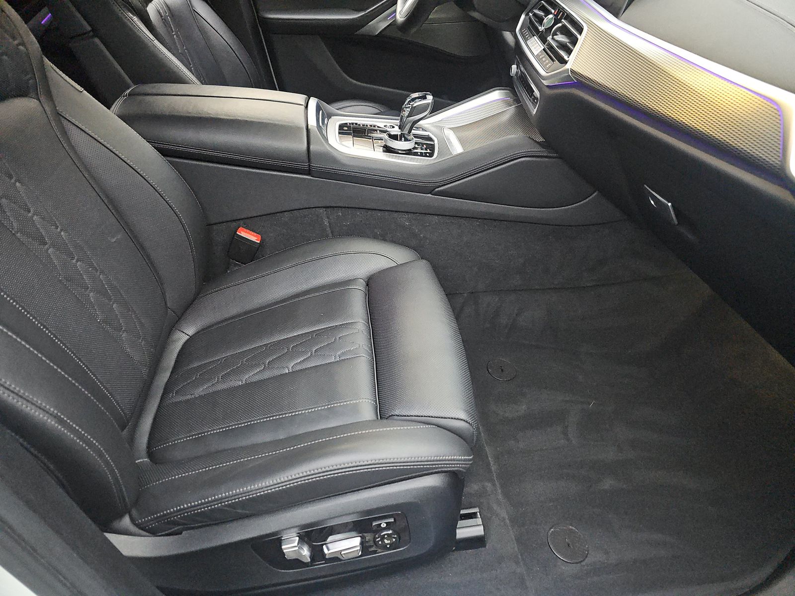 2023 BMW X6 xDrive40i AWD