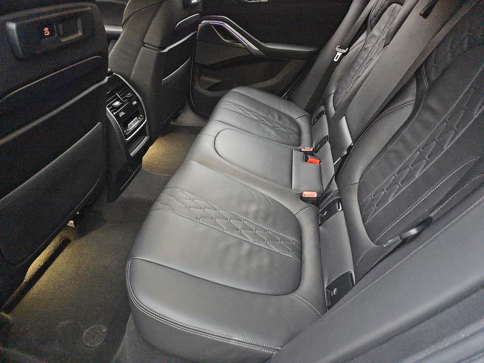 2023 BMW X6 xDrive40i AWD