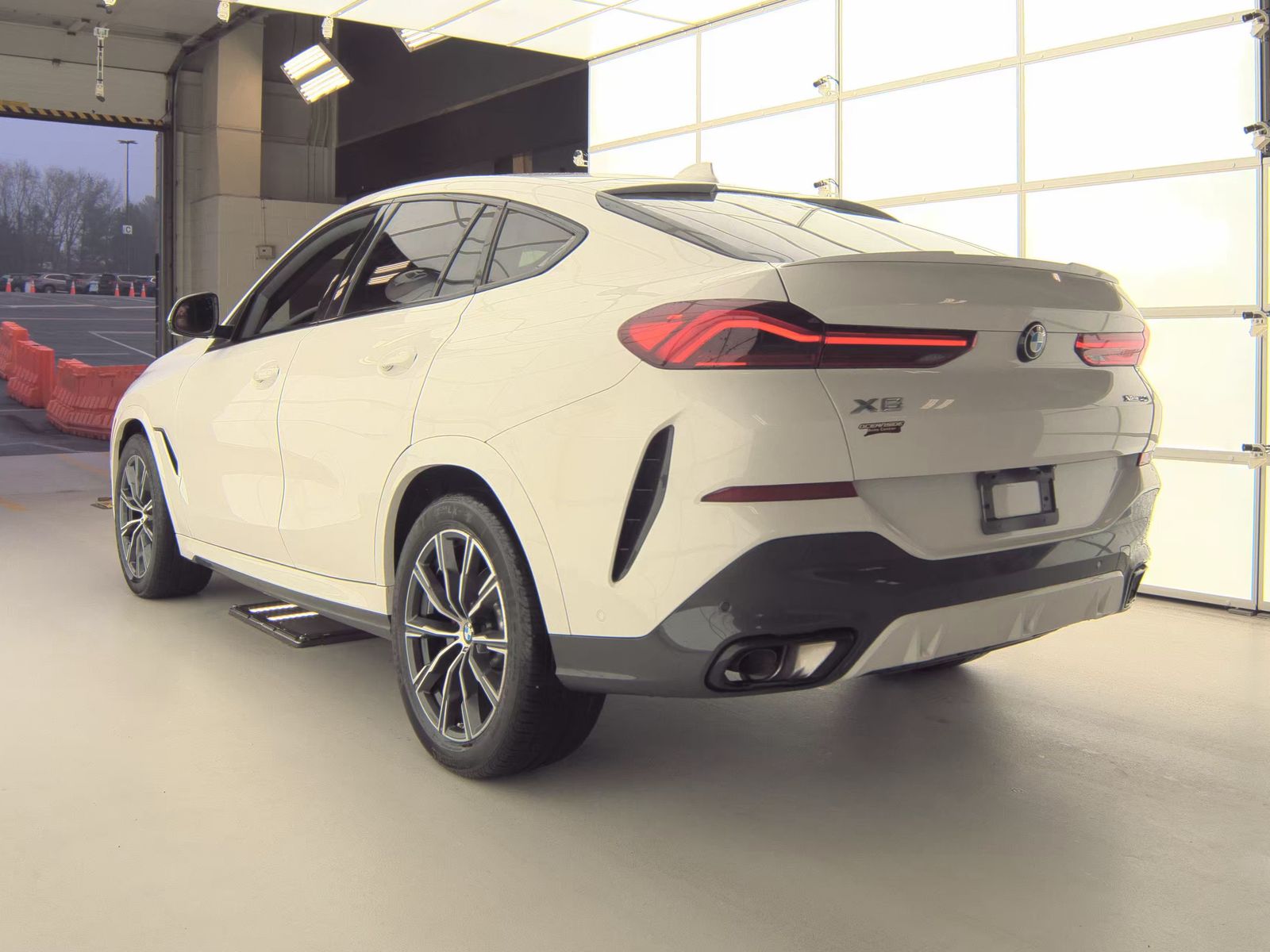 2023 BMW X6 xDrive40i AWD