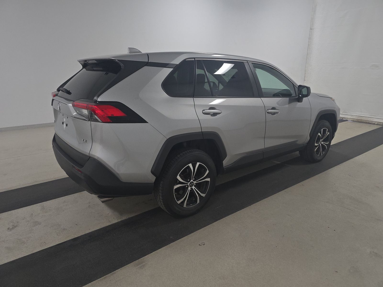 2022 Toyota RAV4 LE FWD