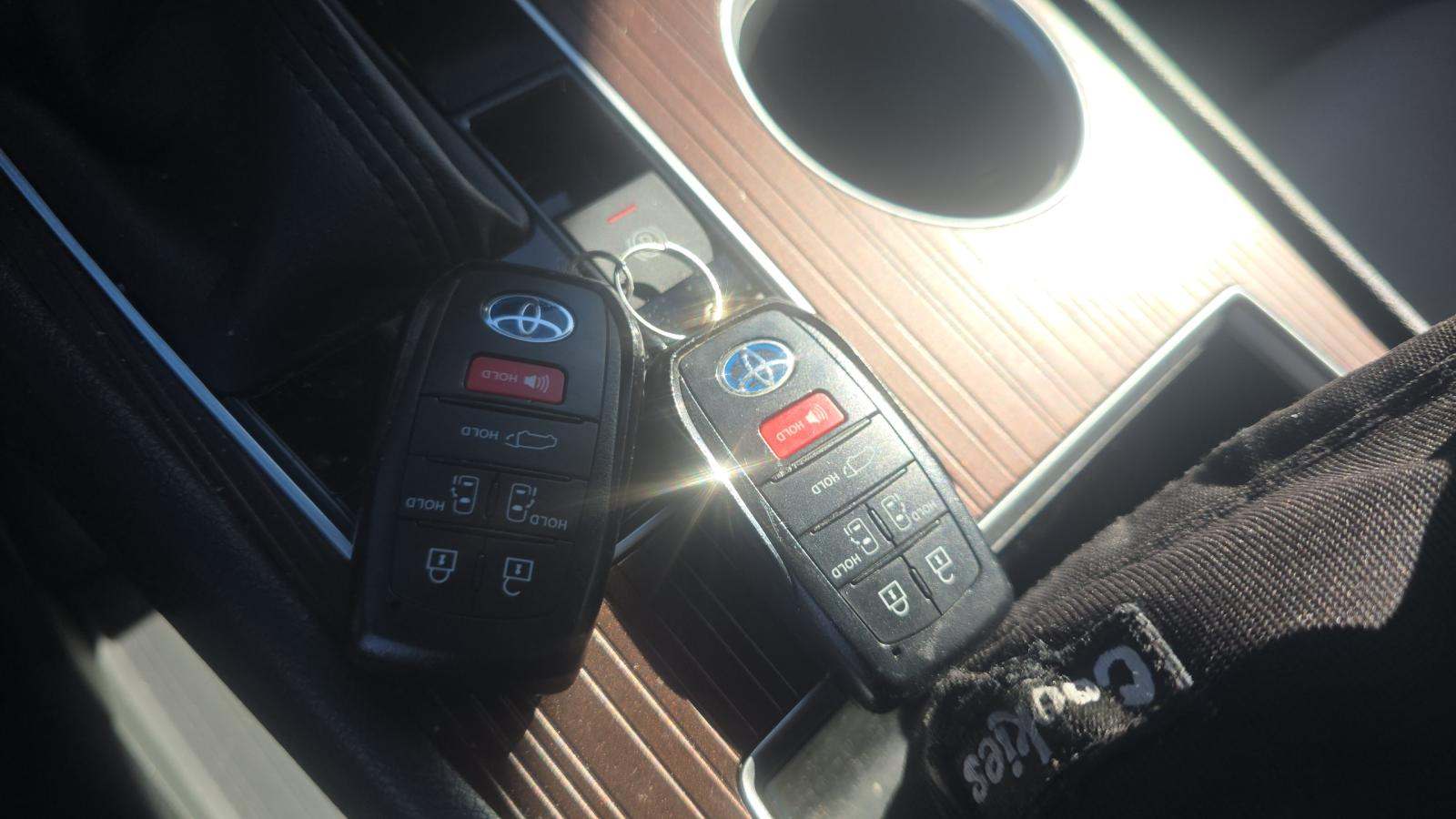 2023 Toyota Sienna XLE FWD