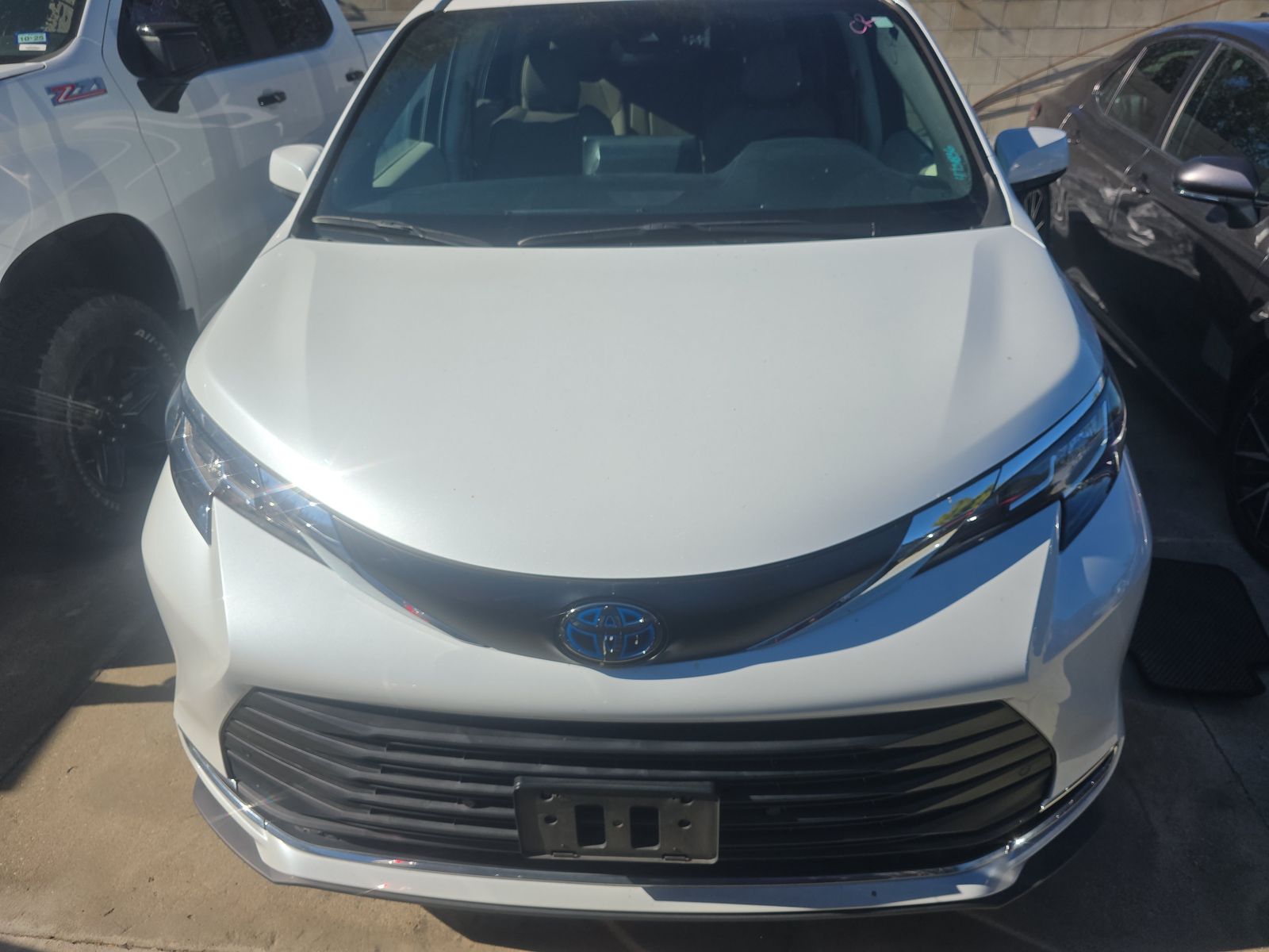 2023 Toyota Sienna XLE FWD