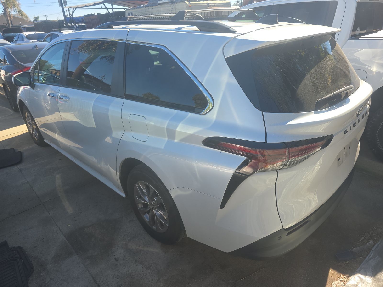 2023 Toyota Sienna XLE FWD