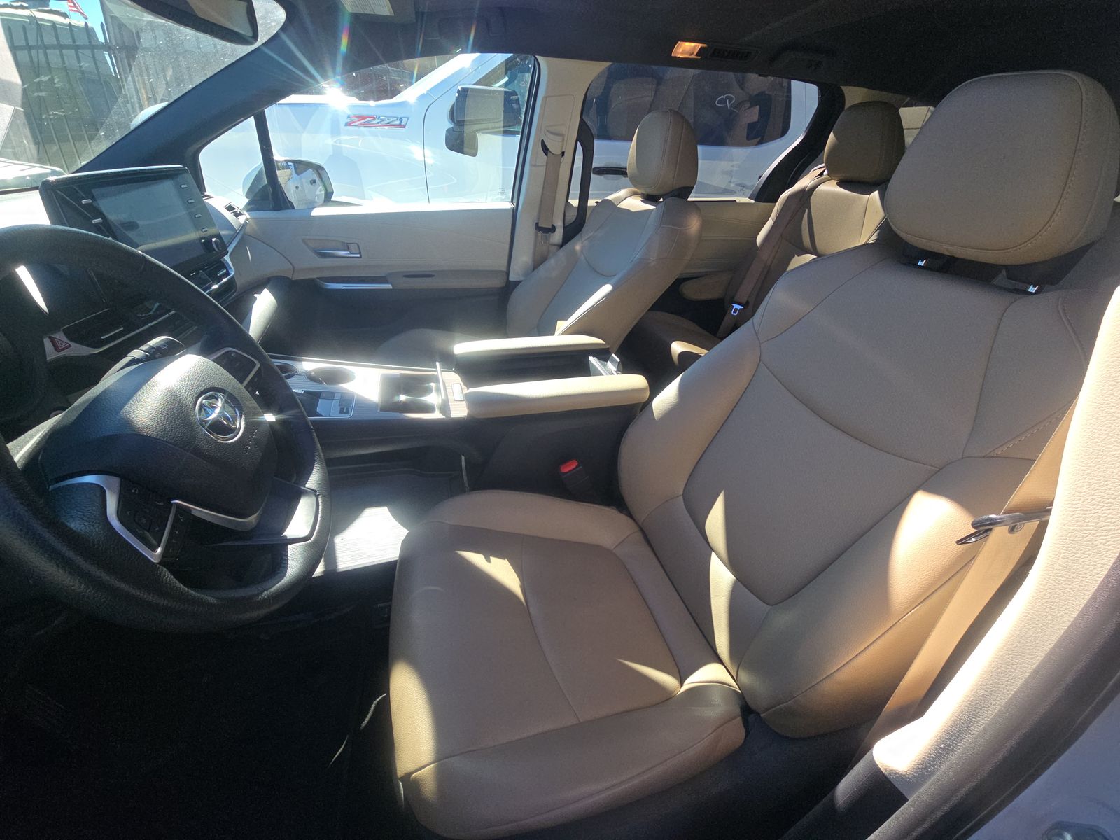 2023 Toyota Sienna XLE FWD