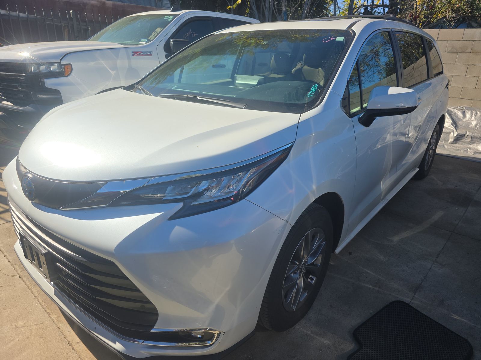 2023 Toyota Sienna XLE FWD