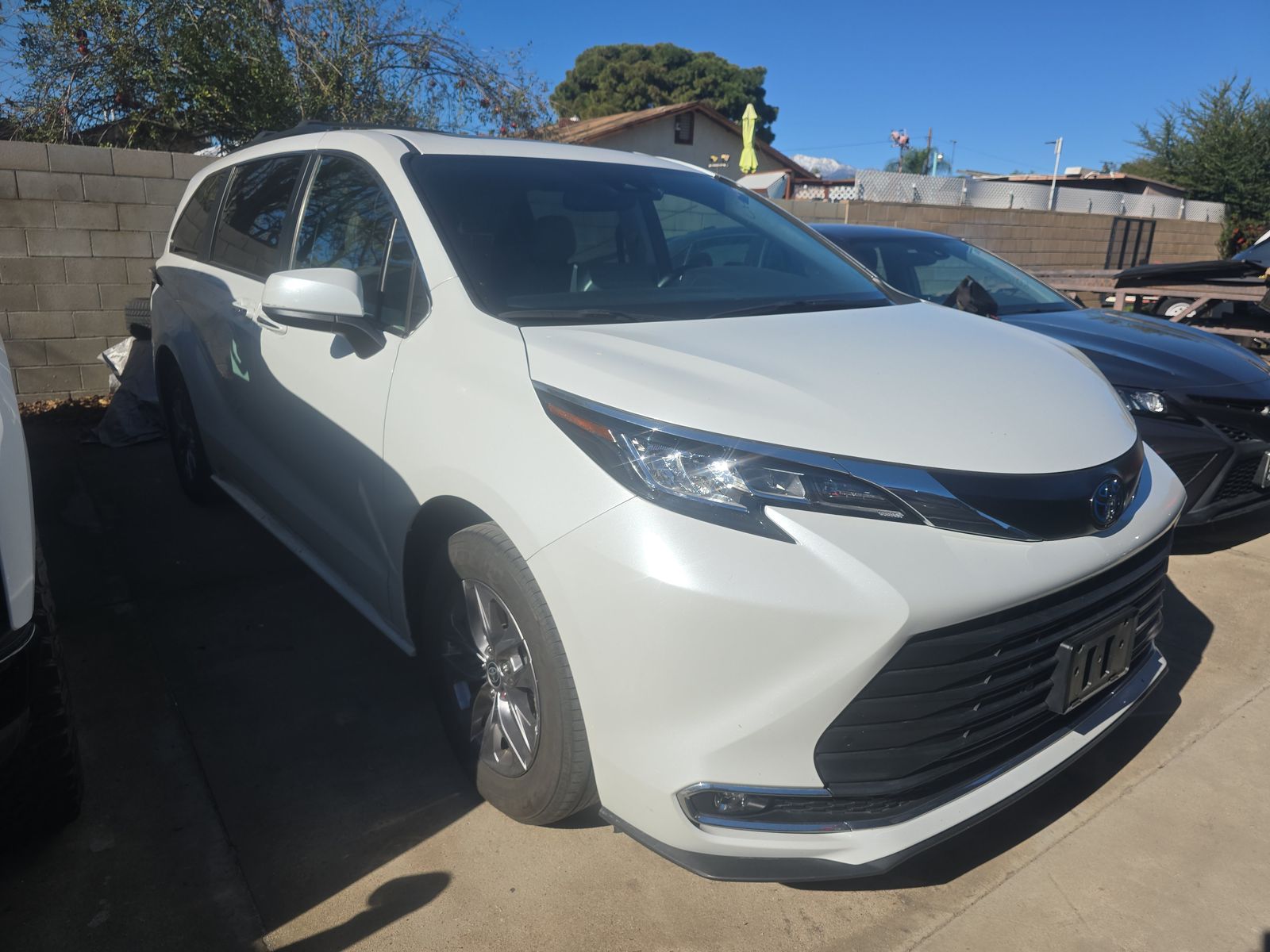 2023 Toyota Sienna XLE FWD