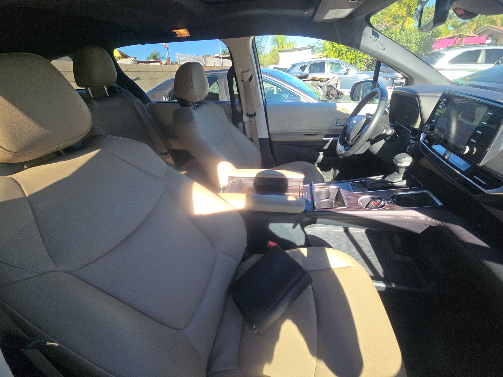 2023 Toyota Sienna XLE FWD