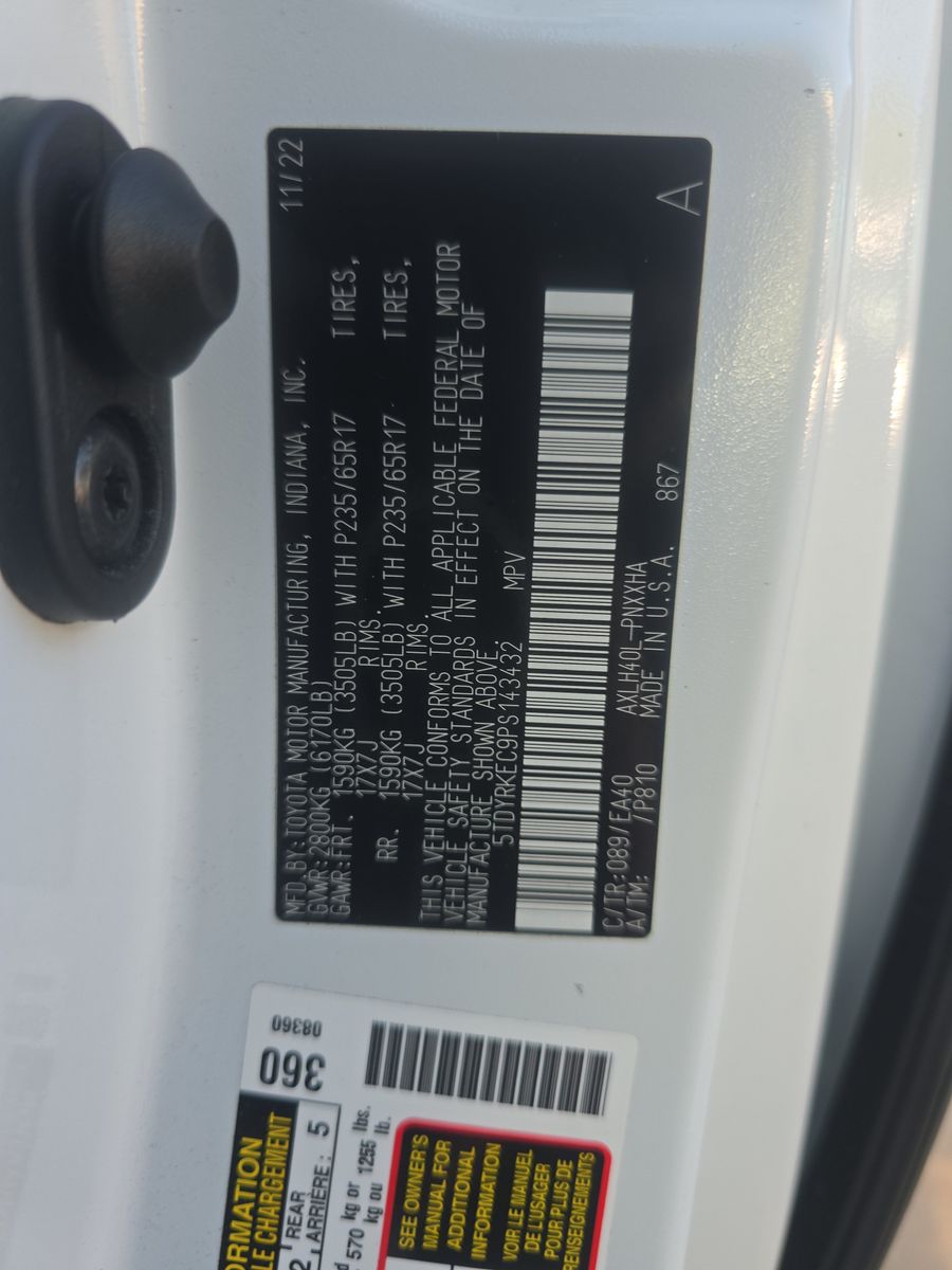 2023 Toyota Sienna XLE FWD