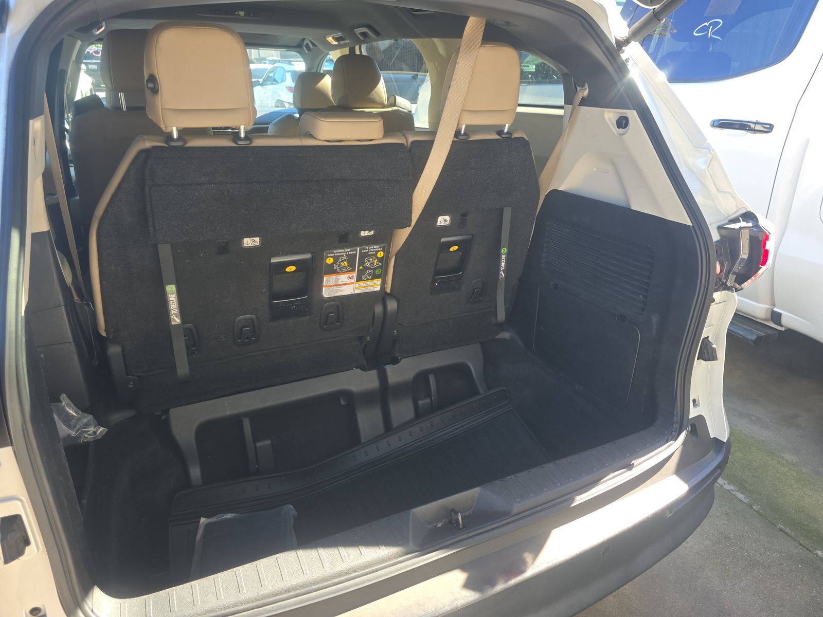 2023 Toyota Sienna XLE FWD