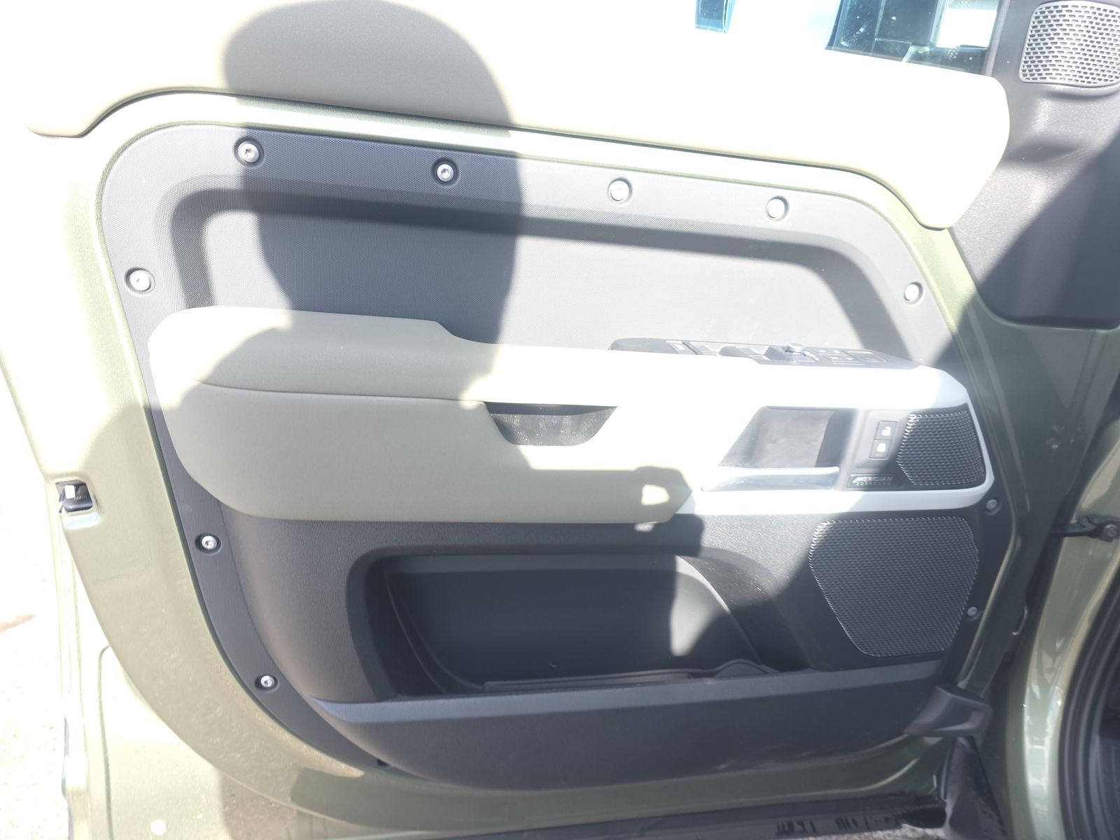 2022 Land Rover Defender 110 X-Dynamic SE AWD