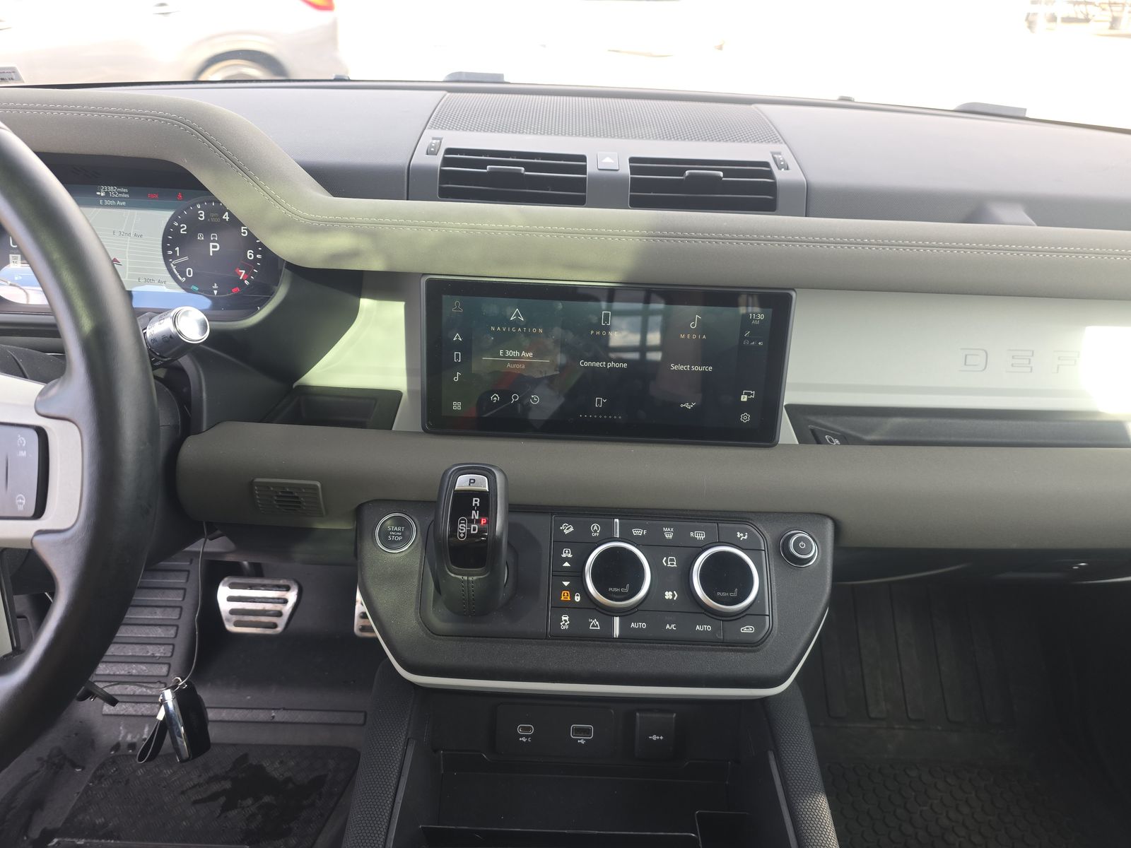 2022 Land Rover Defender 110 X-Dynamic SE AWD