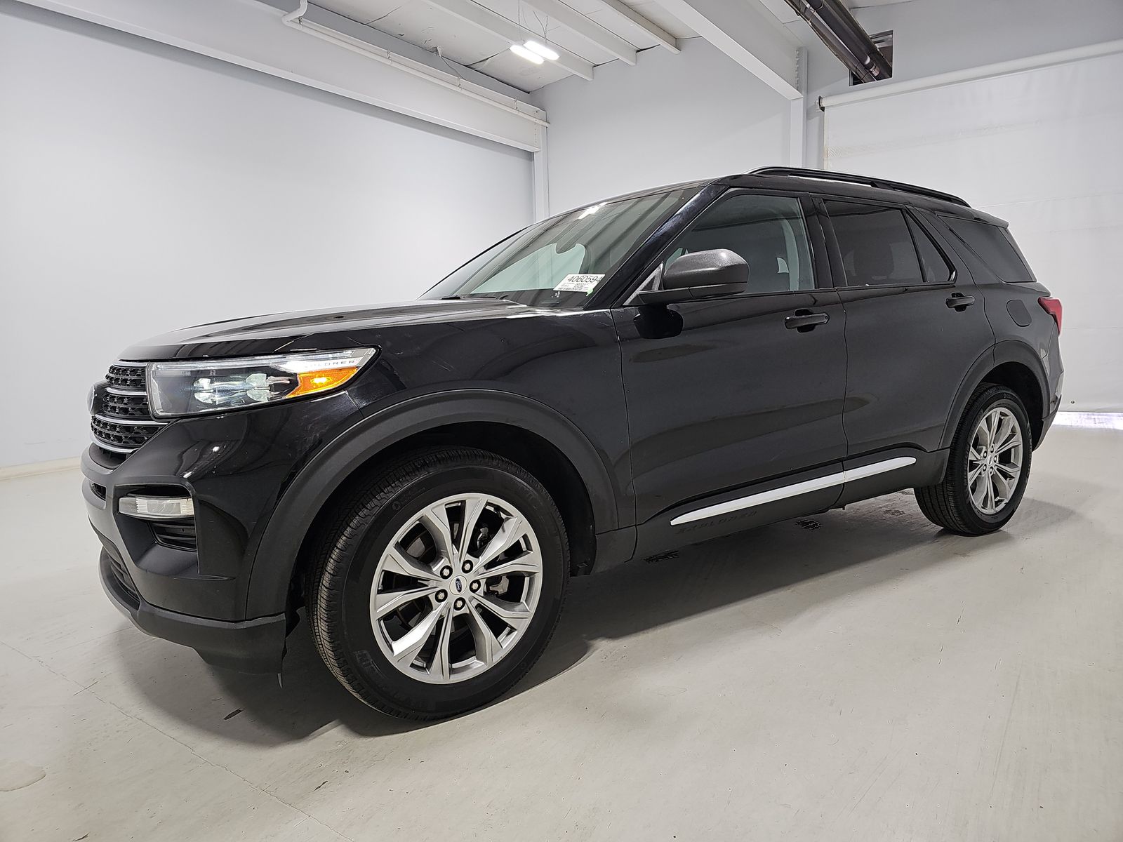 2023 Ford Explorer XLT AWD