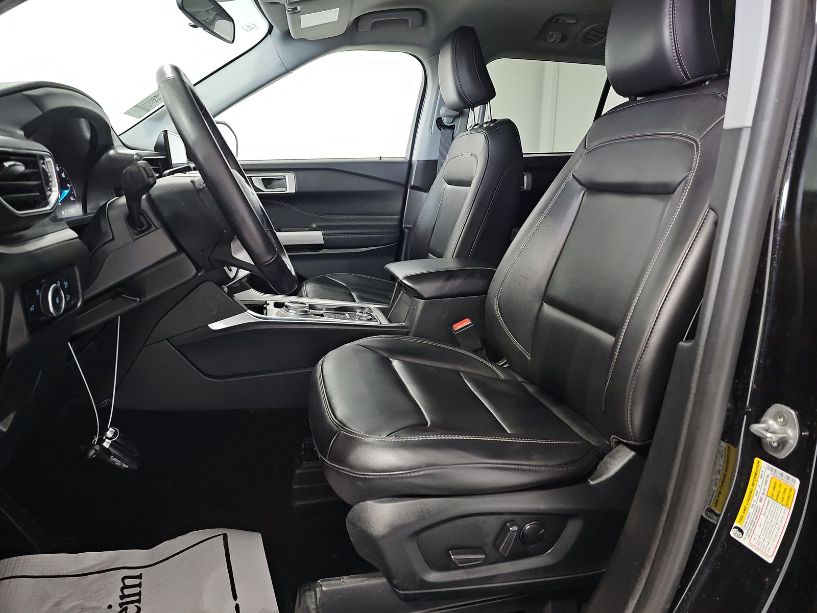 2023 Ford Explorer XLT AWD