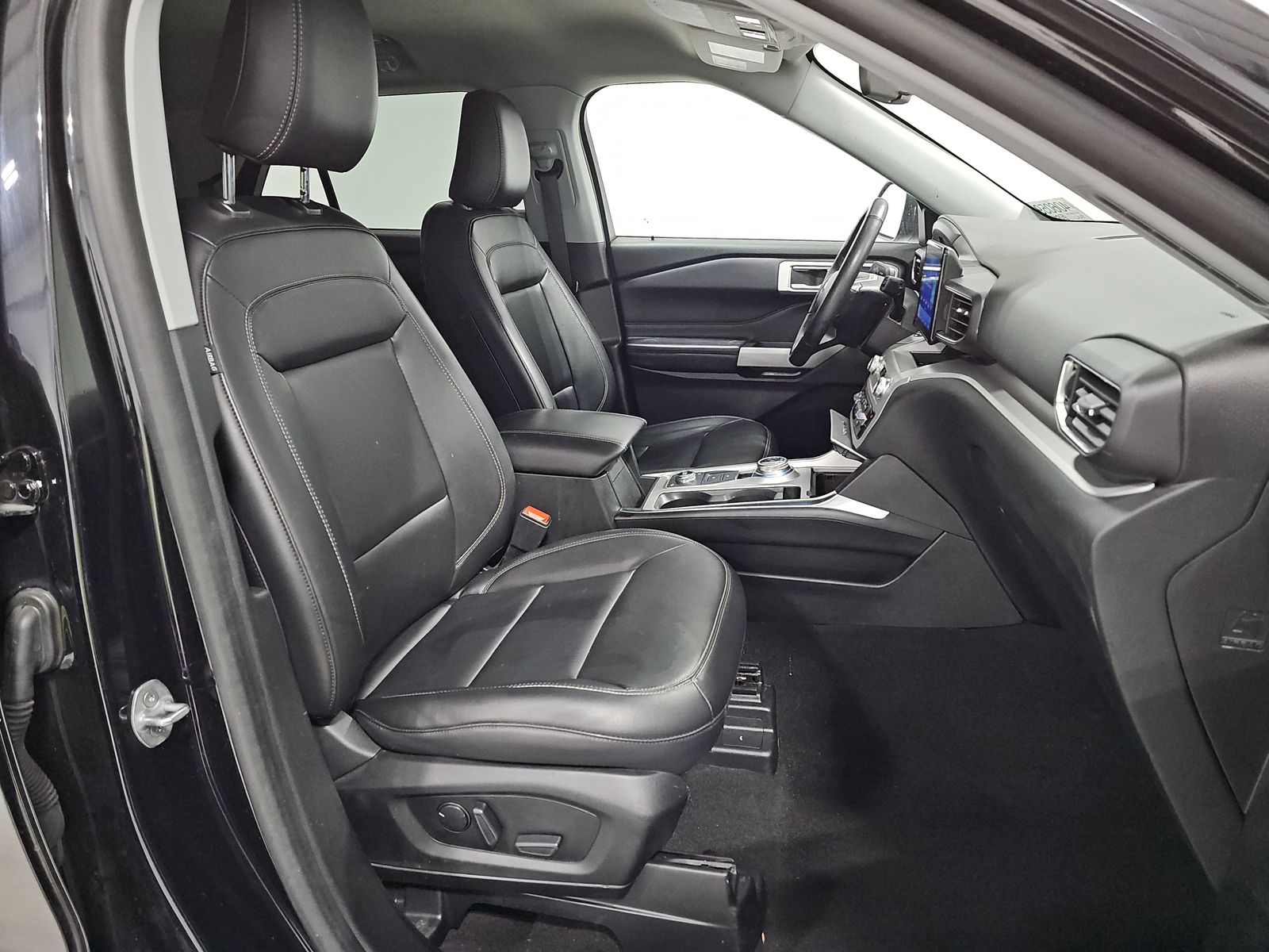 2023 Ford Explorer XLT AWD