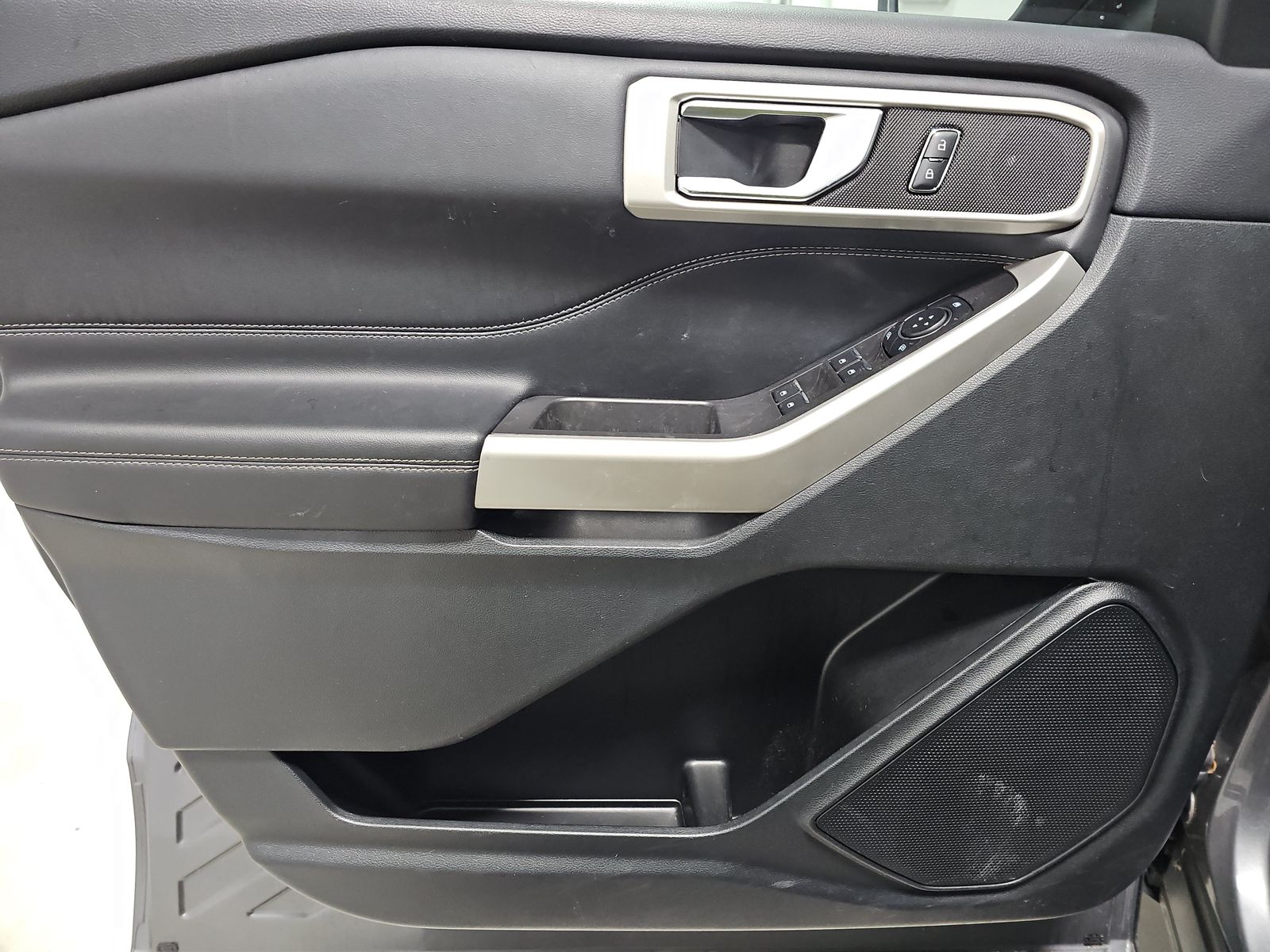 2023 Ford Explorer XLT AWD