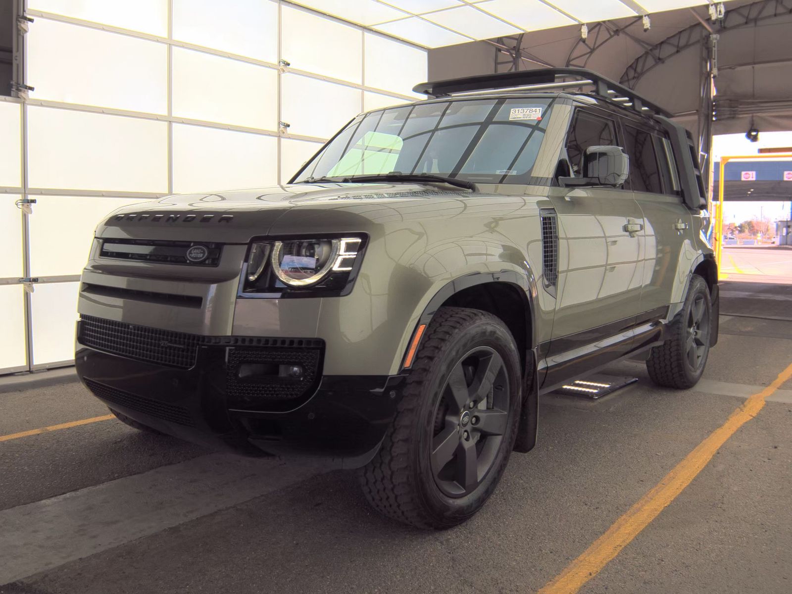 2022 Land Rover Defender 110 X-Dynamic SE AWD