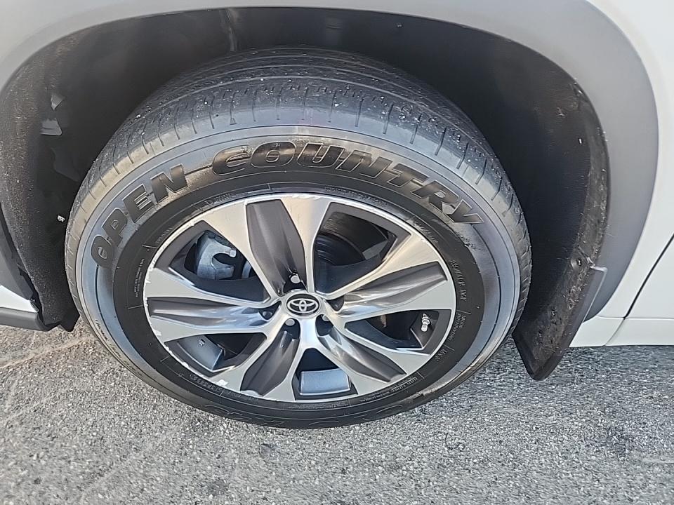 2023 Toyota Highlander XLE AWD