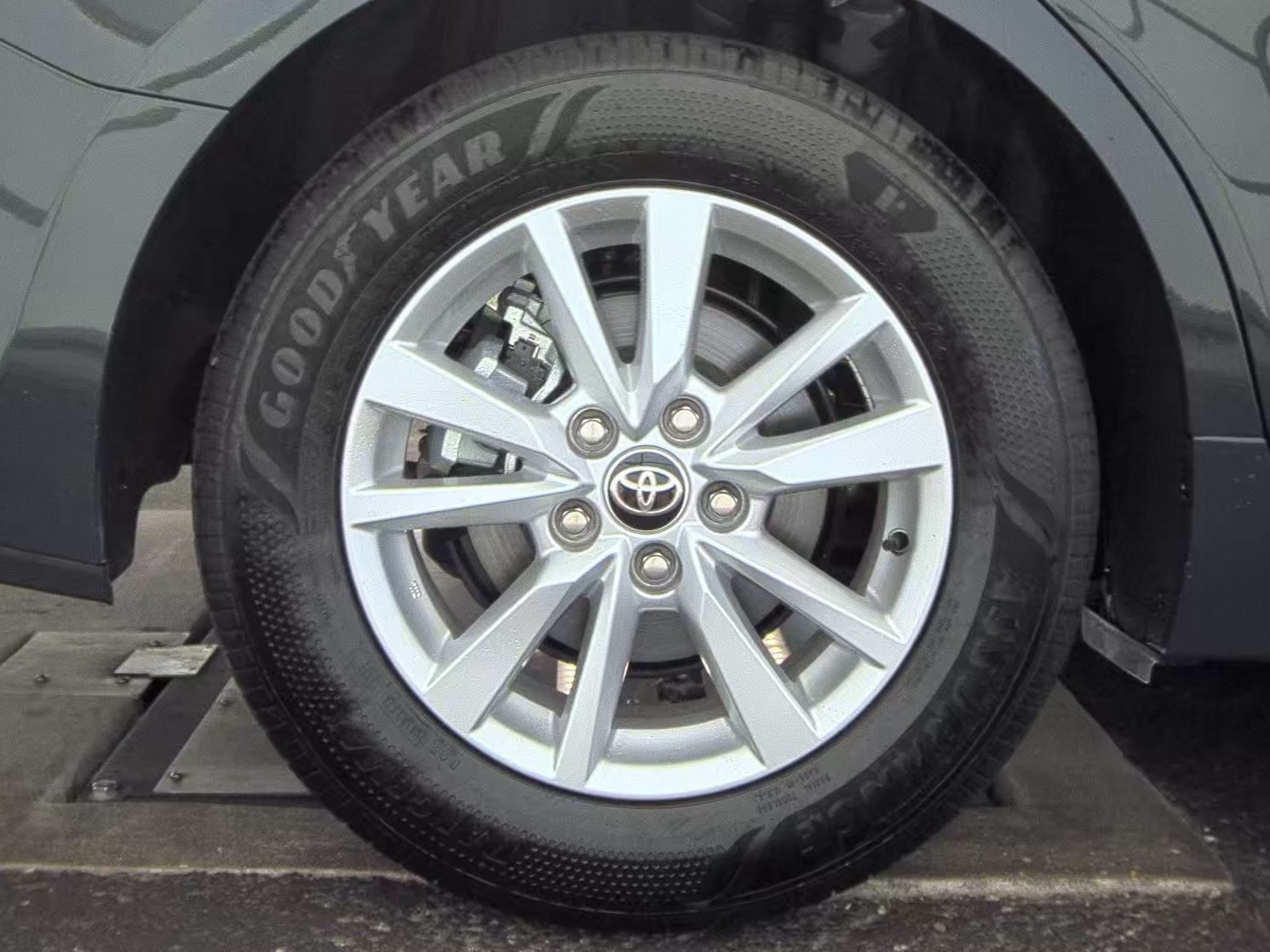 2025 Toyota Camry LE AWD