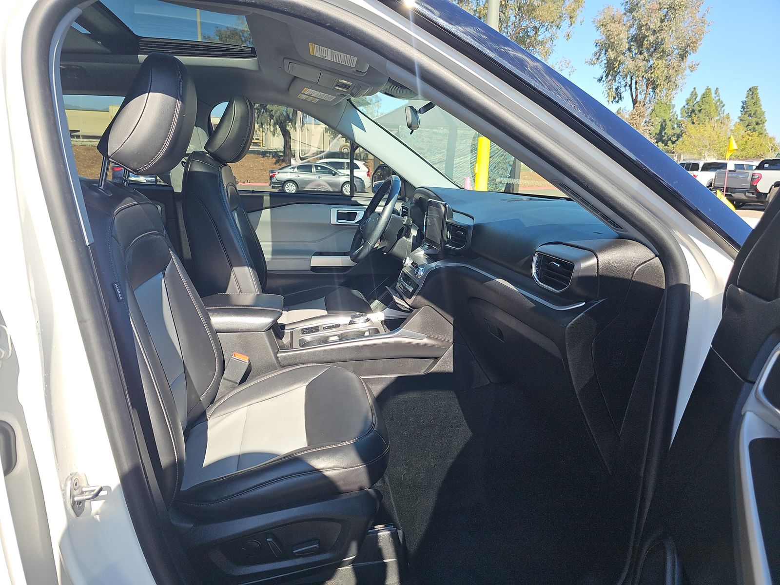 2022 Ford Explorer XLT FWD