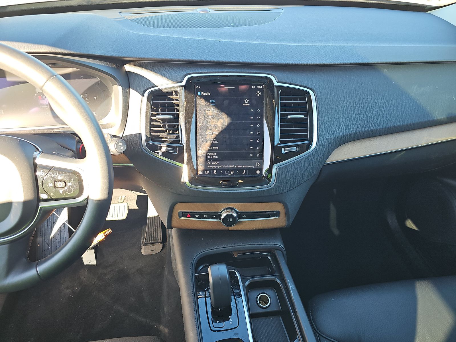 2024 Volvo XC90 B5 Plus AWD