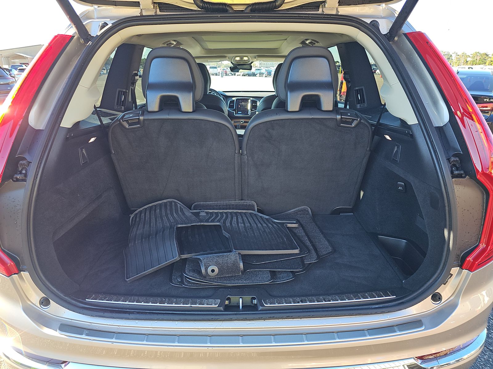 2024 Volvo XC90 B5 Plus AWD