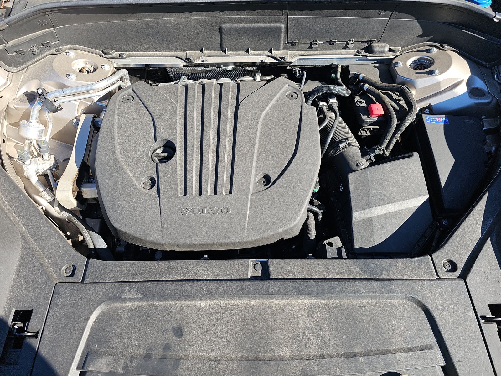 2024 Volvo XC90 B5 Plus AWD