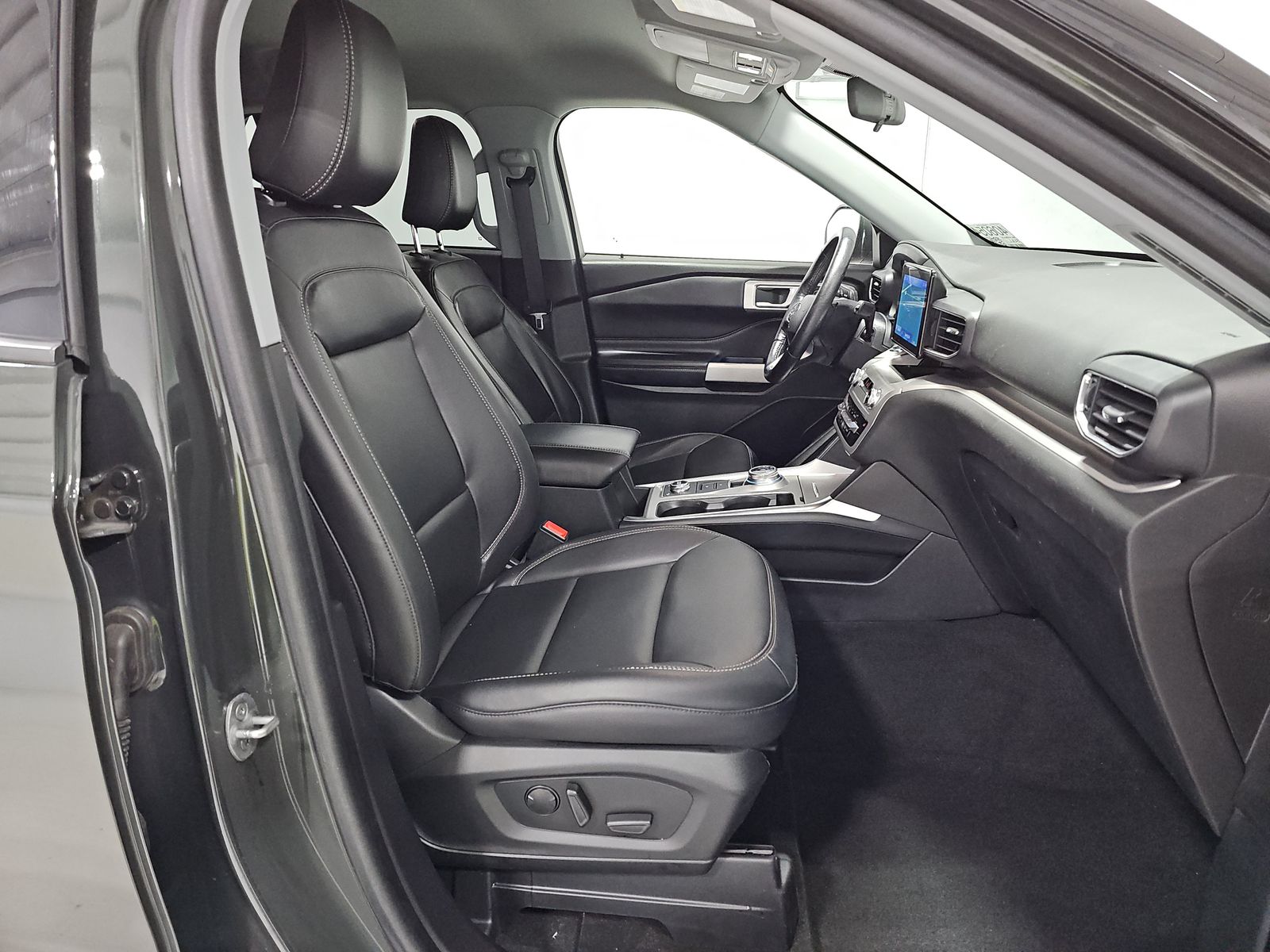 2022 Ford Explorer XLT AWD