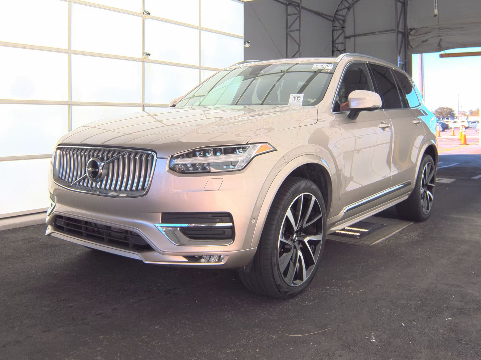 2024 Volvo XC90 B5 Plus AWD