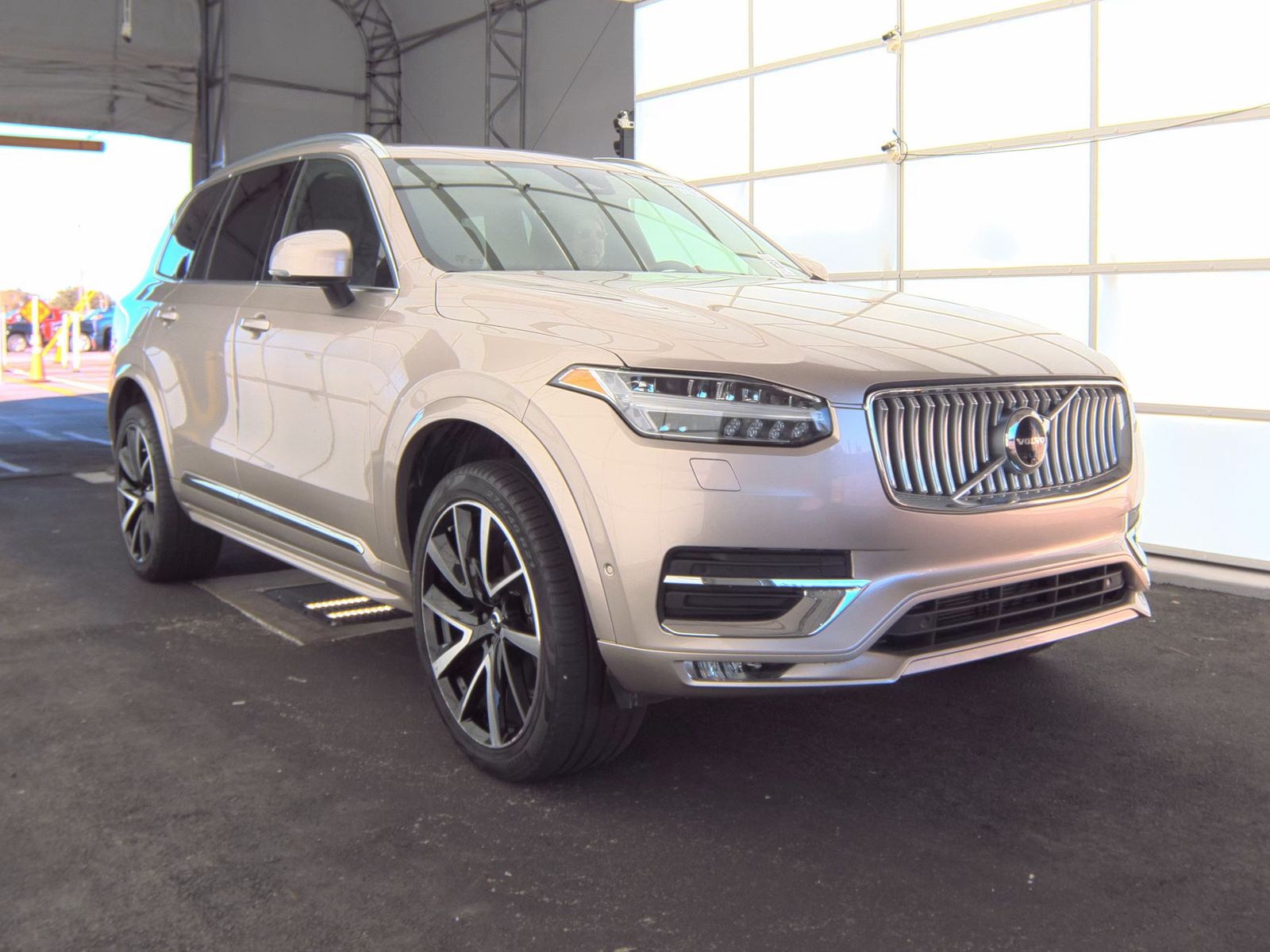 2024 Volvo XC90 B5 Plus AWD