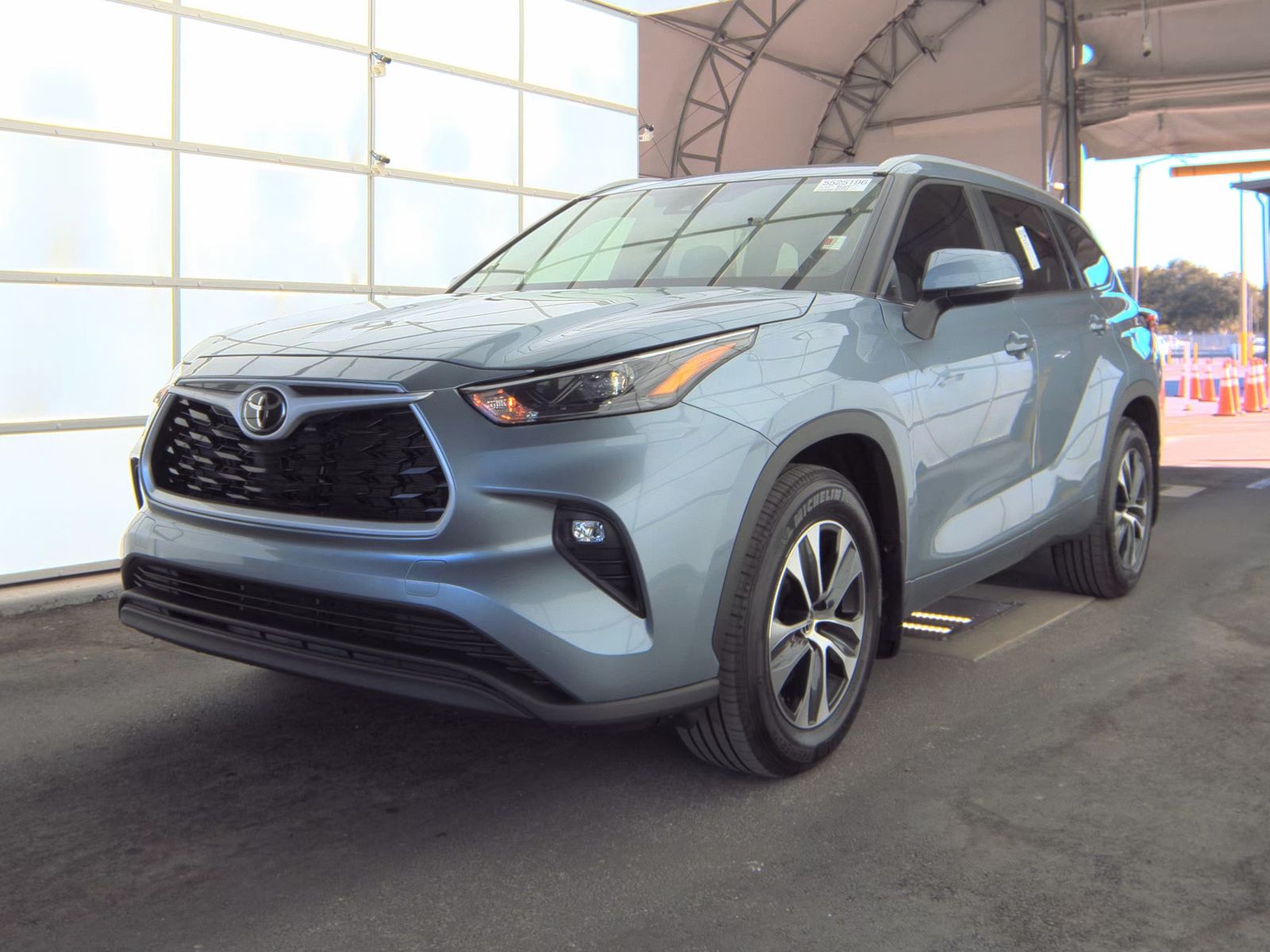 2024 Toyota Highlander XLE FWD