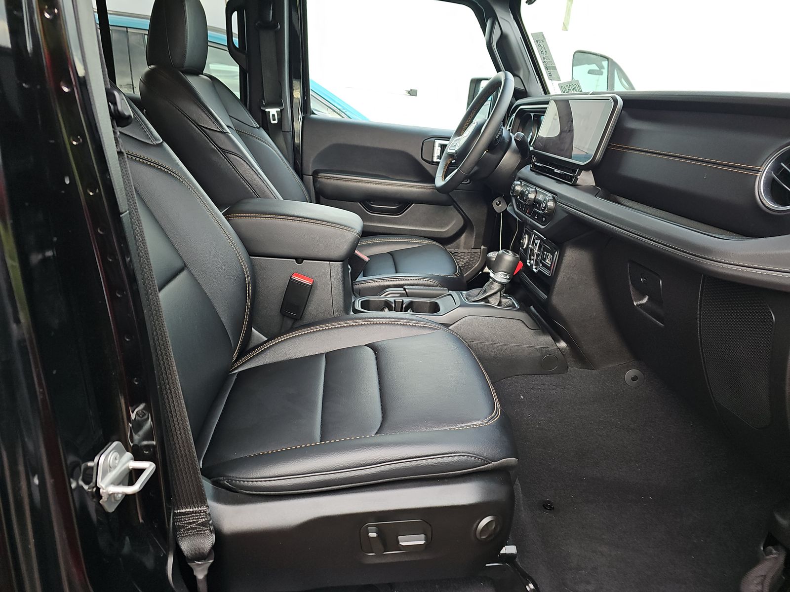 2024 Jeep Wrangler Sahara AWD