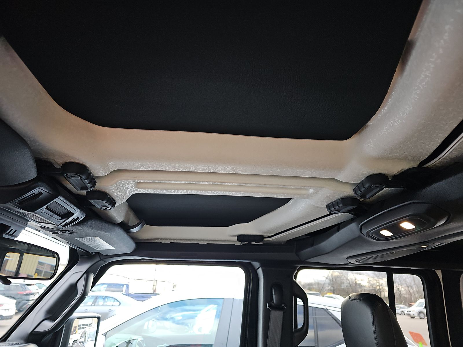 2024 Jeep Wrangler Sahara AWD