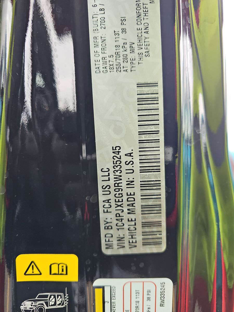 2024 Jeep Wrangler Sahara AWD